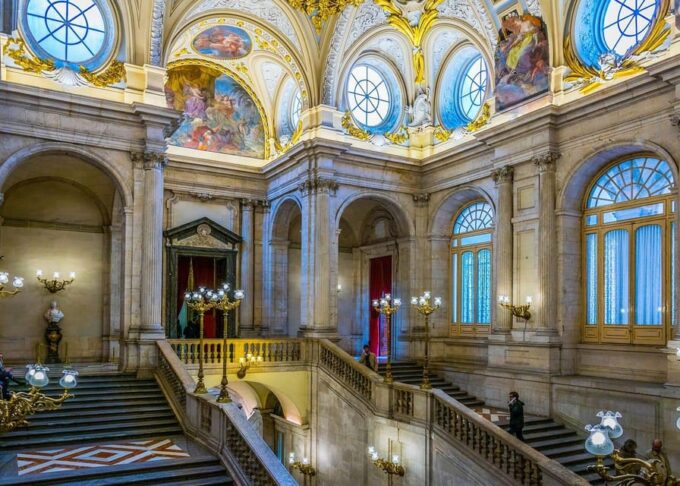 Guided Tour - Royal Palace Madridc - Meeting Point and Duration