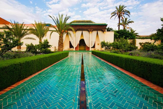 Guided Tour: Secret Garden and the Great Souk of Marrakech. - Transportation and Accessibility