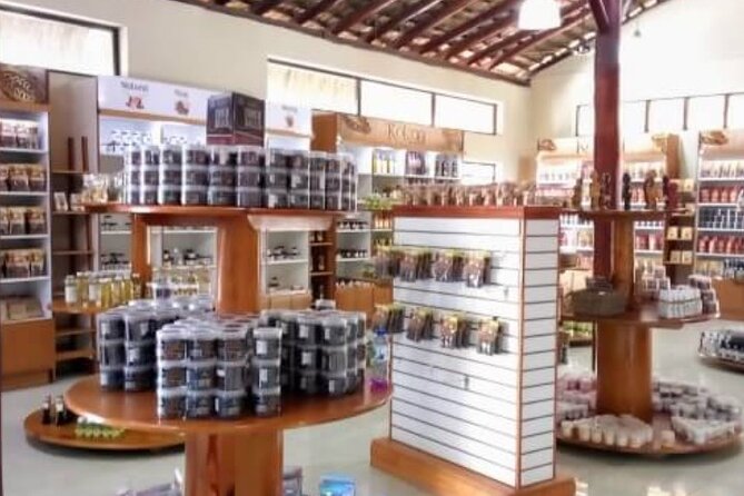 Guided Tour to Don Lucas Cigars Factory and Souvenirs Store - Tour Duration and Logistics