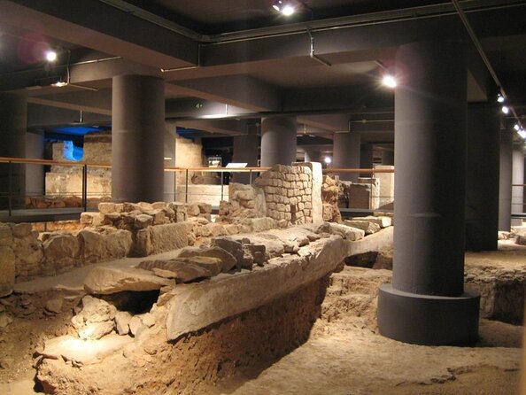 Guided Tour to Pier Through the Jewish Quarter of Barcelona - Key Points