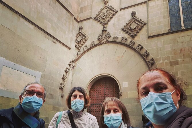 Guided Tour to Pier Through the Jewish Quarter of Barcelona - Getting There and Back