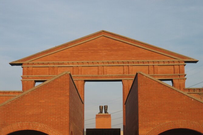Guided Tour With Admission in Memento Park - What to Expect on the Tour