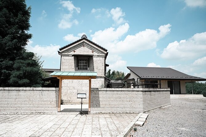 Guided Tours Local Oya Temple Course - Meeting Point