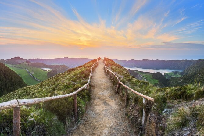 Guided Tours Sete Cidades and Lagoa Do Fogo Full Day - Azorean Cuisine