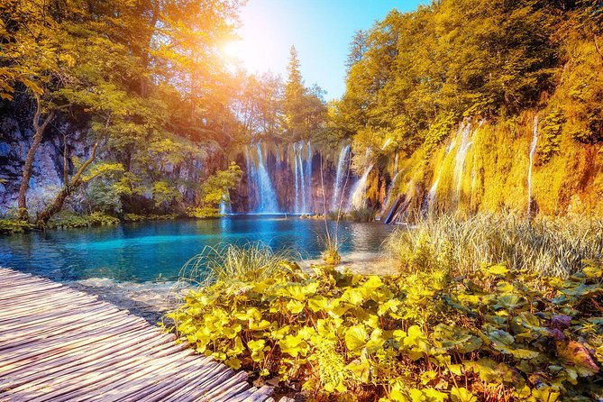 Guided Transfer From Zagreb to Split With Plitvice Lakes Stop - Transportation and Comfort