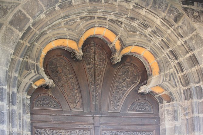 Guided Visit in Spanish to the Medieval Center of Brasov (Native Spanish Guide). - Highlights of the Tour