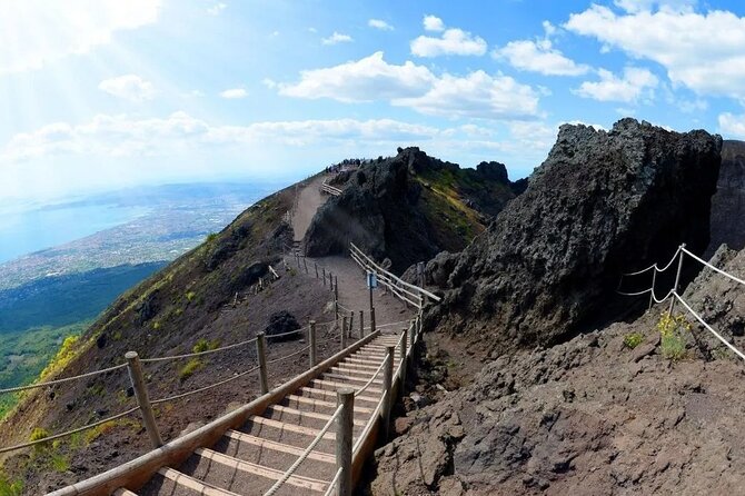 Guided Visit of Pompei and Mount Vesuvius Tour With Pizza Lunch - Mount Vesuvius Tour