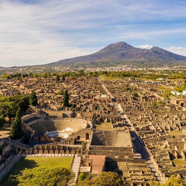Guided Visit of Pompeii and Mount Vesuvius (Spanish & French) - Itinerary and Experience