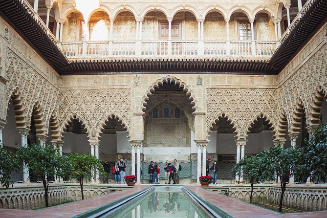 Guided Visit to the Alcázar of Seville Without Queues - Traveler Participation