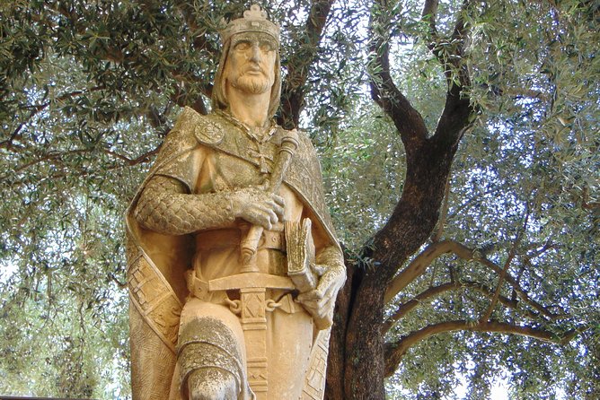 Guided Visit to the Alcazar of the Christian Monarchs With Admission - Exploring the Alcazar