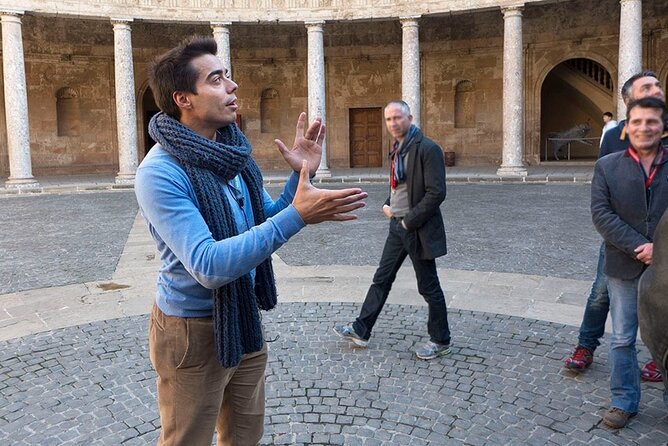 Guided Visit to the Alhambra, Nasrid Palaces and Generalife - Highlights of the Tour
