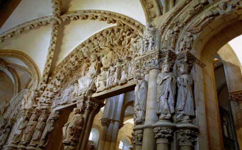 Guided Visit to the Cathedral of Santiago De Compostela + Museum - Meeting Point and Policies
