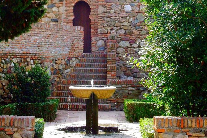 Guided Visit to the Roman Theater and Alcazaba in Malaga - Negative Traveler Feedback