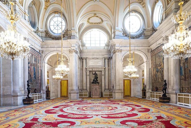 Guided Visit to the Royal Palace of Madrid Without Queues and 8 People per Group - Tour Schedule