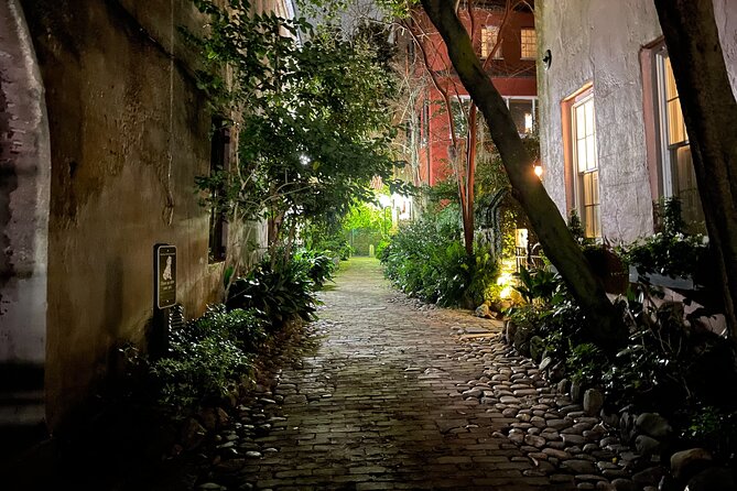 Guided Walking Ghost Tour in Charleston - Criticism Regarding Itinerary