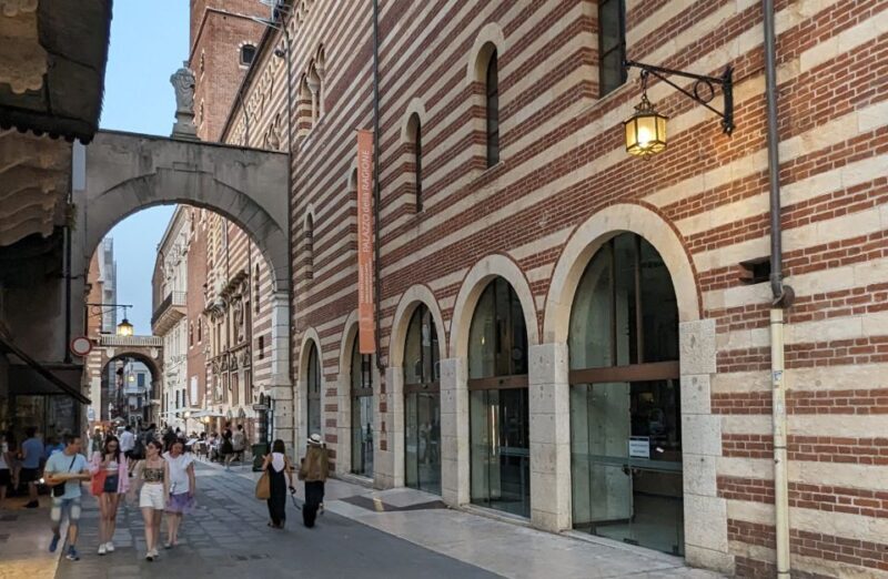 Guided Walking Tour in Verona - Tour Overview and Pricing