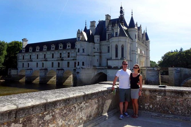 Guided Walking Tour of Chenonceau Chateau - Captivating Historical Graffiti