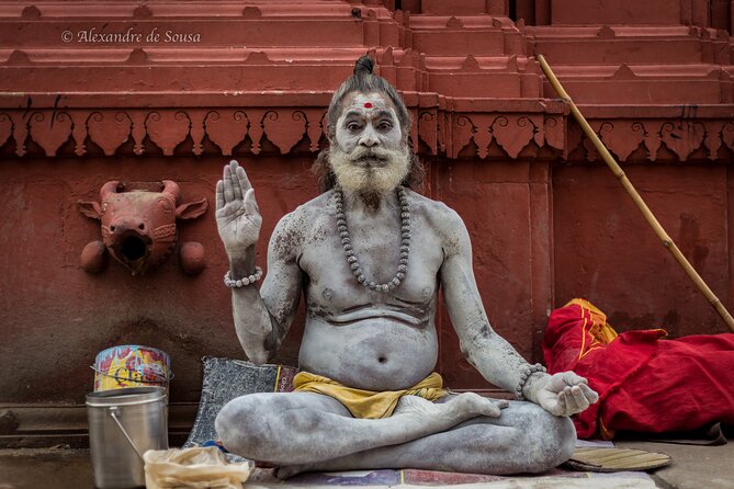 Guided Walking Tour of Landmarks of Varanasi - Navigating the Bustling Lanes