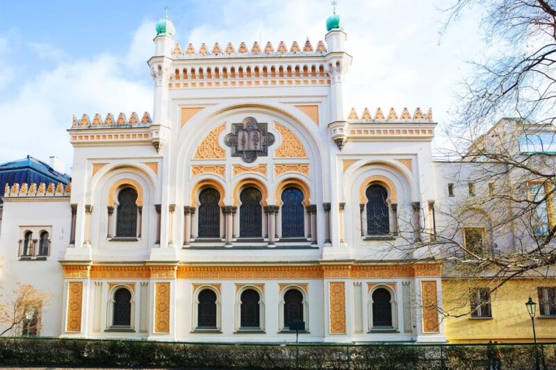 Guided Walking Tour of Prague Old Town Top 10 Attractions - Key Points