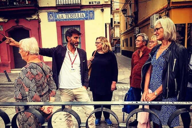 Guided Walking Tour of the Barrio De Santa Cruz - Booking Information
