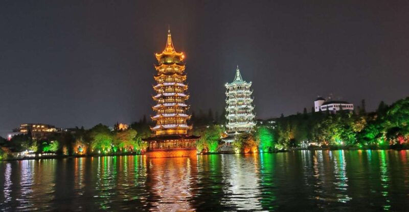 Guilin: Four Lakes Night Cruise With Round-Trip Transfer - Boat Experience