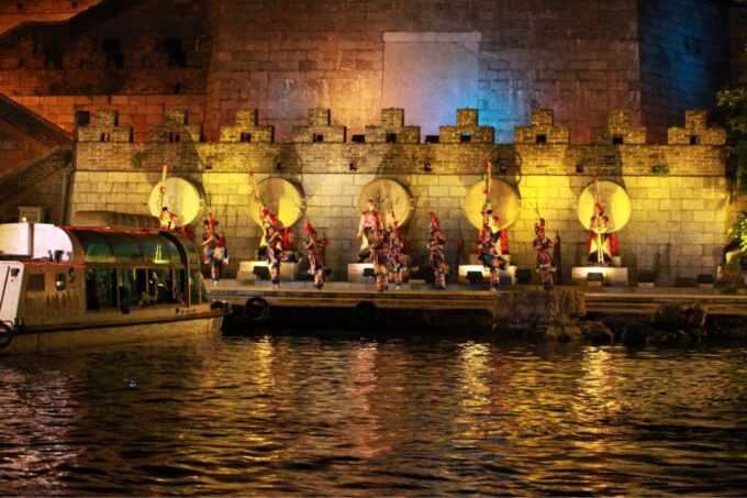 Guilin: Four Lakes Night Cruise With Round-Trip Transfer - Scenic Highlights