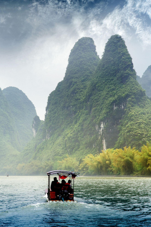 Guilin: Li River Cruise With Buffet Lunch and VIP Room - Exploring Yangshuo
