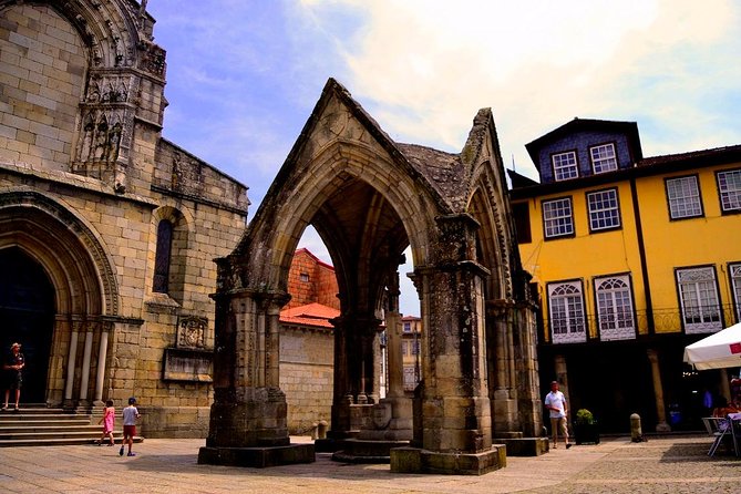Guimarães & Braga Small Group Tour, Lunch & All Tickets Included - Highlights of Braga