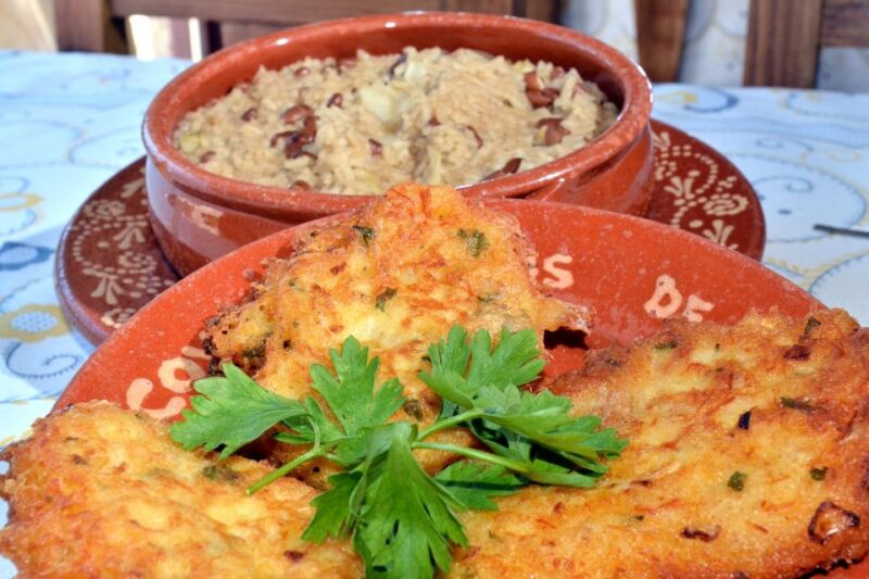 Guimarães: Guided Day Tour With Lunch and Drinks - Pricing and Inclusions