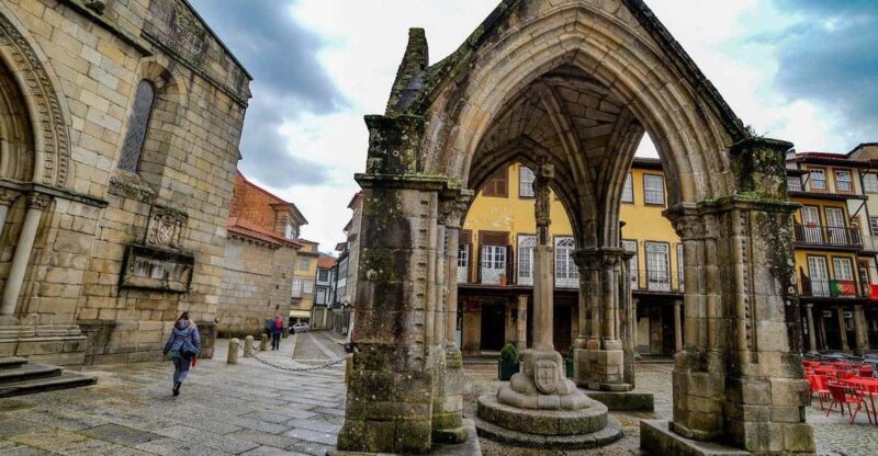 Guimaraes Local Tours ; Visit the Castle , Palace and City - Important Information
