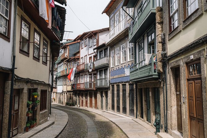 Guimarães Old Town Private Walking Tour - Meeting and End Points