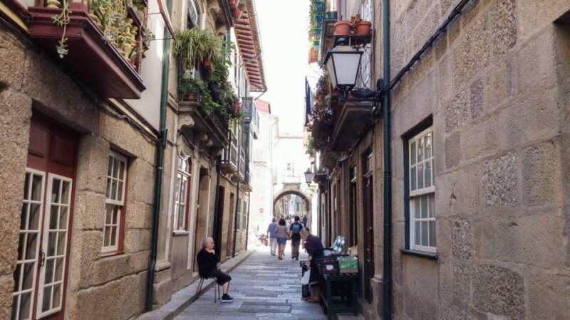 Guimarães Tour(4Hours): From Oporto;City Tour- Half Day Trip - Inclusions and Exclusions