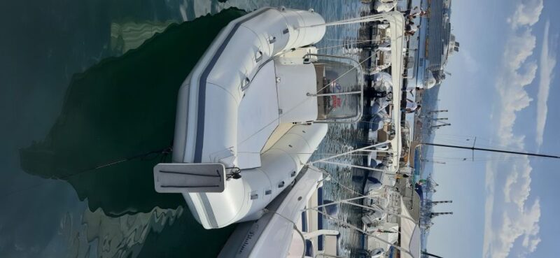 Gulf of Poets Rental Boat Without a Skipper - Key Points