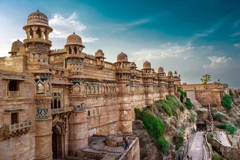 Gwalior: Gwalior Fort and Jai Vilas Palace Private Day Trip - Saas Bahu Ka Mandir: Ancient Hindu Temples
