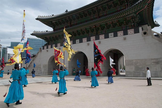 Gyeongbok Palace and Korean Folk Village Tour - National Folk Museum: Cultural Immersion