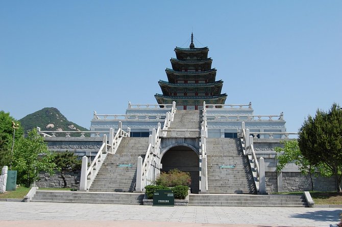 Gyeongbok Palace and Korean Folk Village Tour - Jogyesa Temple: Spiritual Tranquility