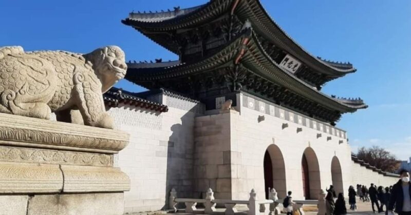 Gyeongbokgung Palace and Seochon Walking Tour With Coin Lunchbox - Overview of the Tour