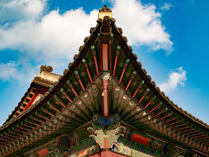 Gyeongbokgung Palace and Seochon Walking Tour With Coin Lunchbox - Tour Inclusions