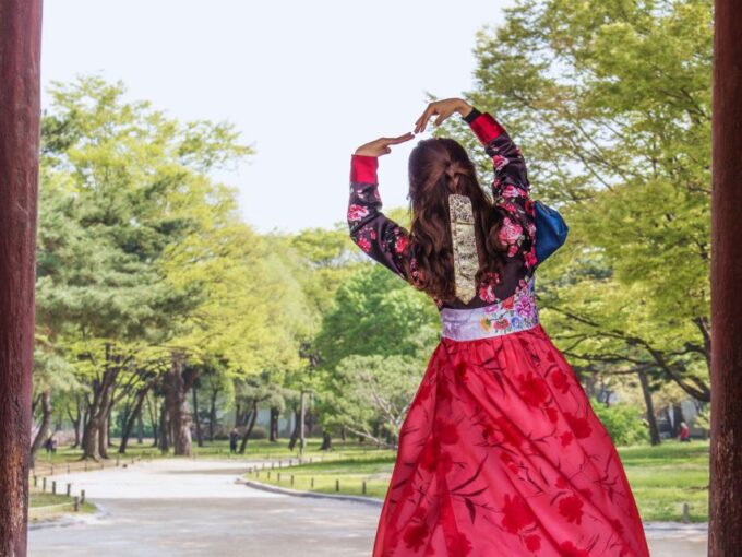 Gyeongbokgung Palace and Seochon Walking Tour With Coin Lunchbox - Recap