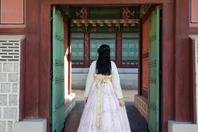 Gyeongbokgung Palace Hanbok Rental Experience in Seoul - Fitting Time and Late Return Charges