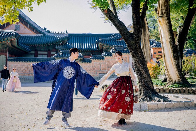 Gyeongbokgung Palace,Seoul With Gigibebe Hanbok Rental - Choosing and Wearing the Hanbok