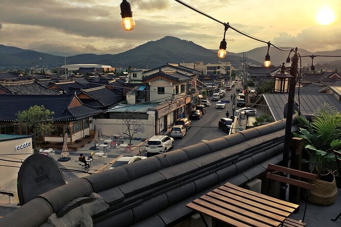 Gyeongju Best Spots Private Tour With Tourguide - Hwangridan-gil
