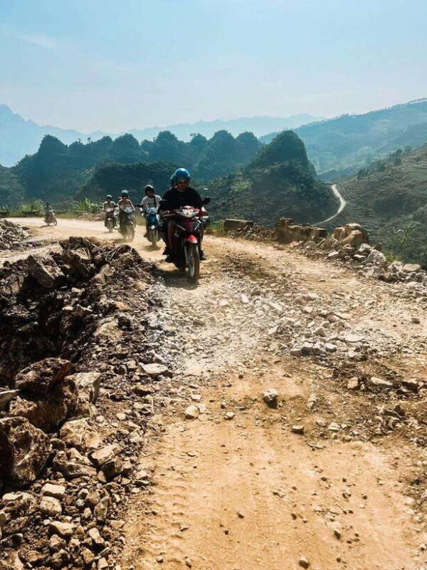 Ha Giang: 3-Day Loop With Easy Rider + Trekking Tour - Discovering the Vuong Palace and Yen Minh on Day 2