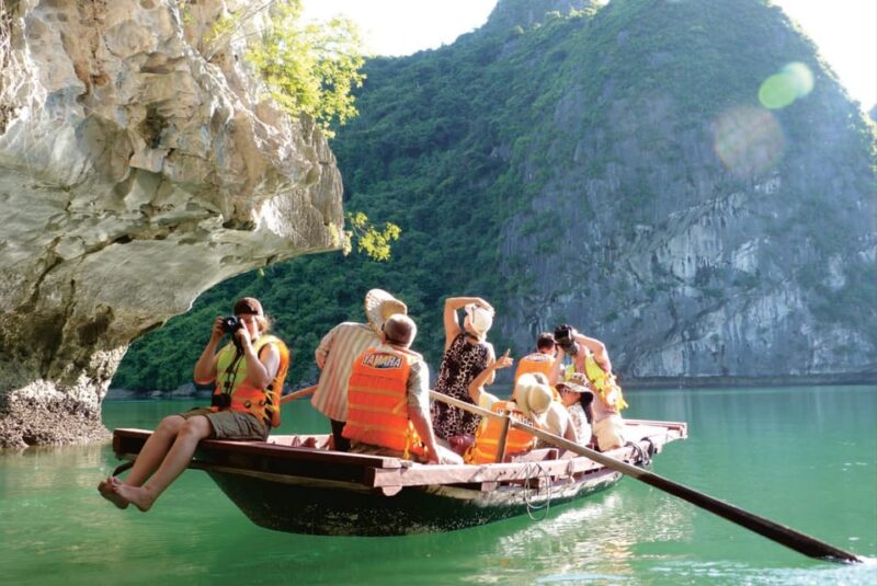Ha Long 1 Day Small Group & Kayak - Key Points