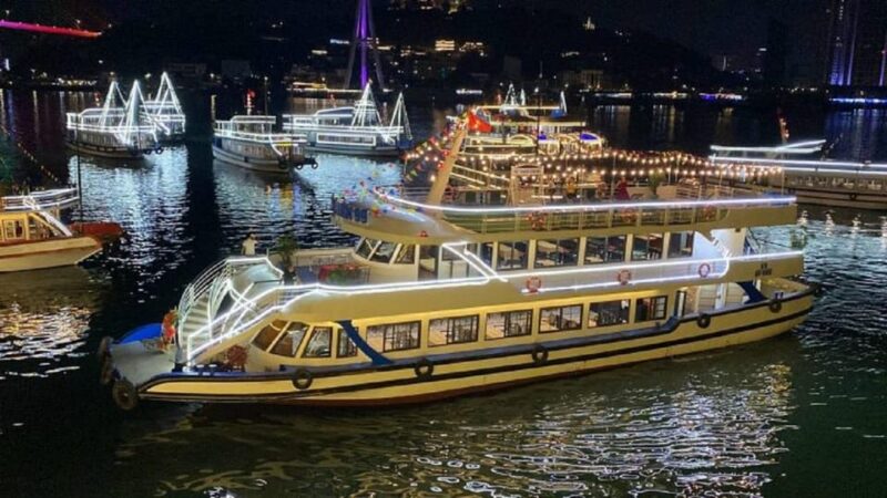 Ha Long Bay: 1 Day Cruise, Cave, Island, Kayak & Buffet - Experience and Ambiance