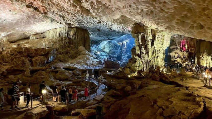 Ha Long Bay 1 Day: Kayaking, Ti Top Island, Surprising Cave - Kayaking Through the Enchanting Luon Cave