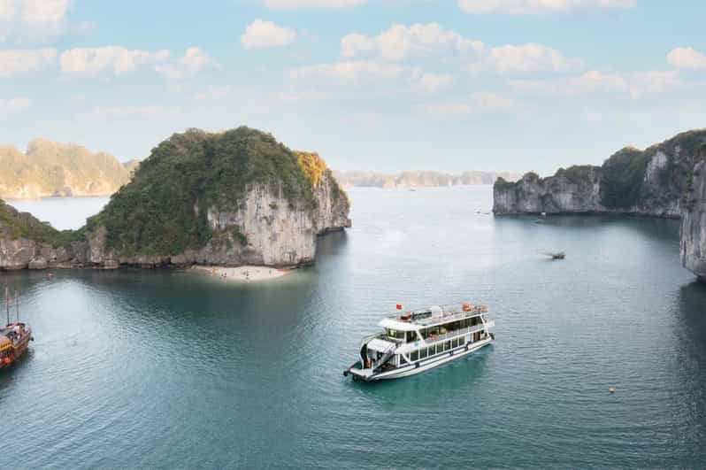 Ha Long Bay 1-Day Seesighting, Kayaking, And Sunset Party - Language and Age Restrictions