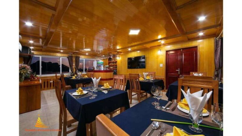 Ha Long Bay 2 Days - 1 Night Stay Over Night On Cruise - Kayaking at Luon Cave