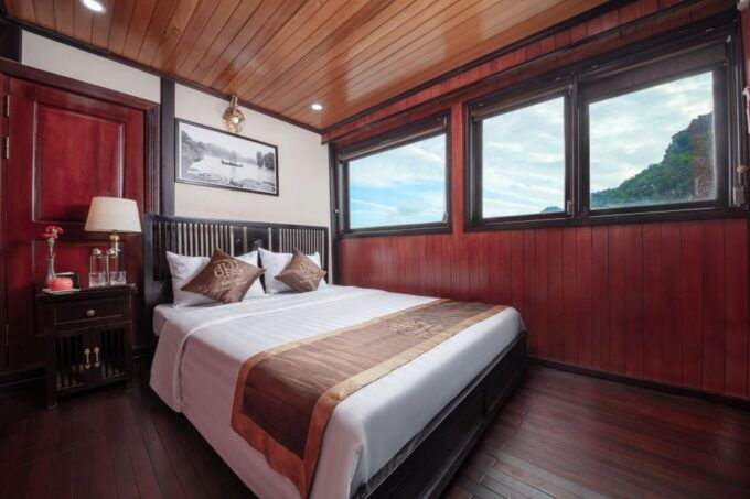Ha Long Bay 2days1night Tour by 4-Star Luxury Junk - Frequently Asked Questions