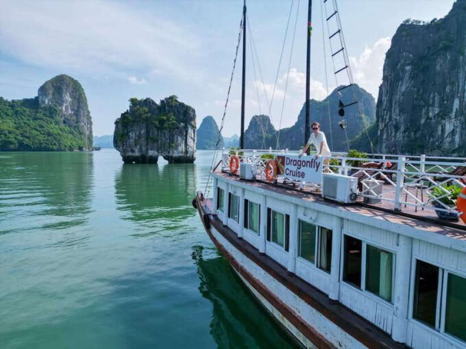 Ha Long Bay: 4.Hour Cruise With Caving, Kayaking, & Lunch - Culinary Highlights